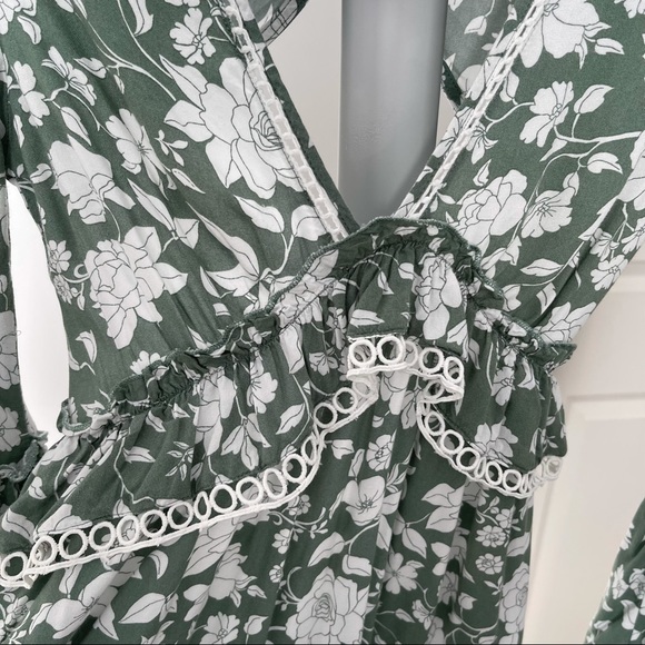 ASOS Design Fluted Sleeve Open Back Skater Mini Dress With Floral Print SZ US 0 - Picture 7 of 12